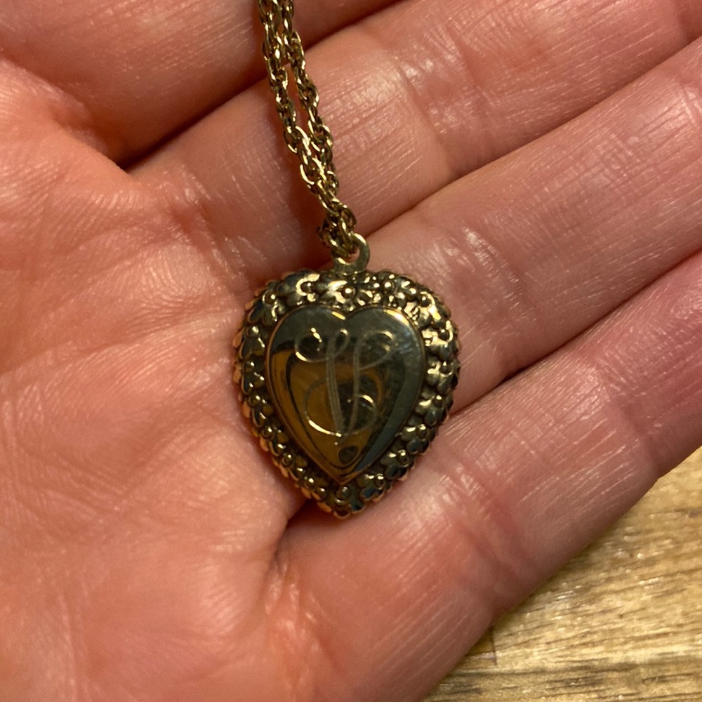 ‘V’ Heart Necklace